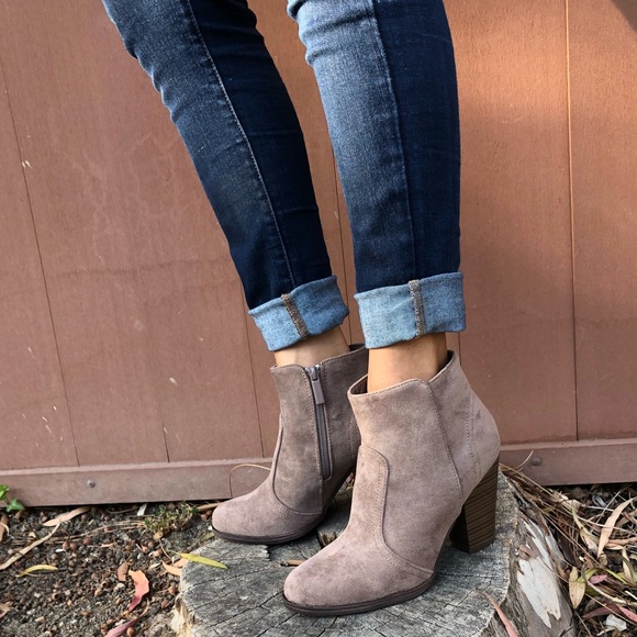 LAST1♥️ Suede Western Stacked Heel Booties - Picture 2 of 7